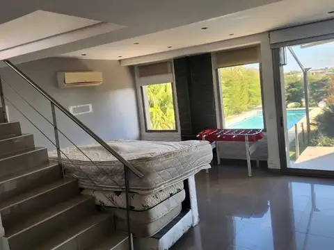 Casa Chalet  en Alquiler en San Sebastian, Escobar, G.B.A. Zona Norte