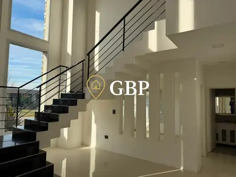 Casa en Alquiler en Club de campo Cruz del Sur, USD 1.700