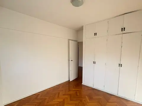 Departamento en Alquiler en Parque Chacabuco, $ 700.000