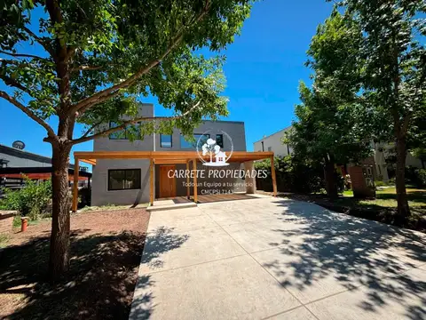 Casa en venta de 4 dormitorios y playroom. Santa Guadalupe. Pilar.