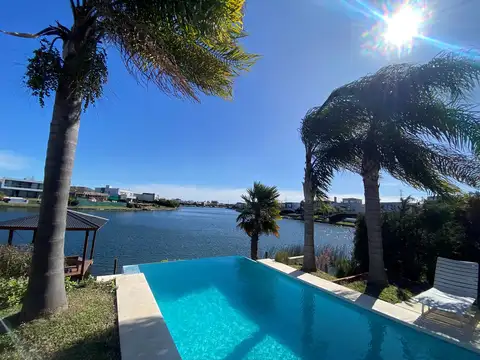 Casa 7 ambientes con 3 baños