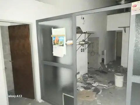 Venta galpón 650 m² en 2 plantas y 120 m² de oficinas S/lote