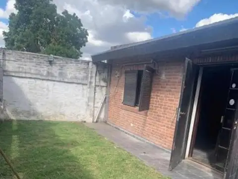 Dos casas Independiente Financiacion Permuta Oportunidad Inversion Jardin Villa de Mayo Tortugu...