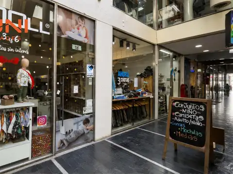 Av. Rivadavia al 5000 | Caballito | Local en Galería Vía Cavour | Venta
