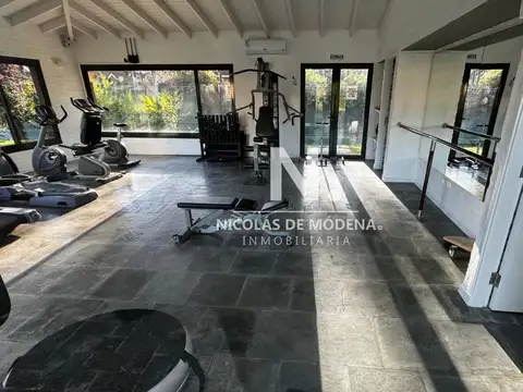 En venta derechos a sobre elevar, terreno en Pinares, Punta del Este