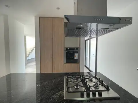 Casa en Alquiler al Este