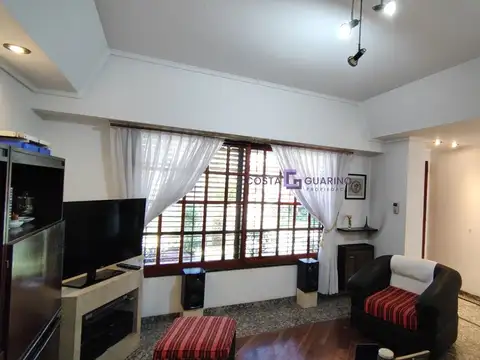Casa en Alquiler con 1 cochera