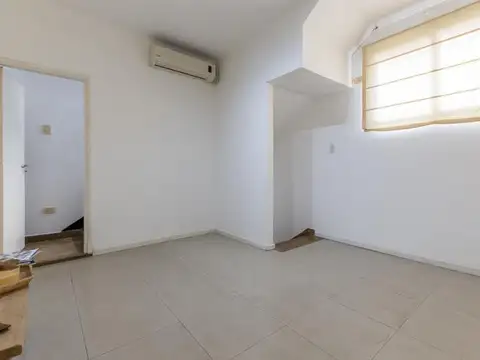Depto Tipo Casa en Venta en Lanus Oeste, USD 110.000