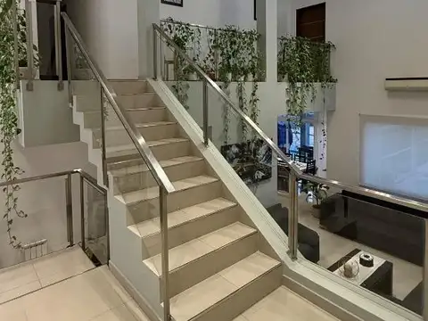 Casa en Alquiler de 4 dormitorios