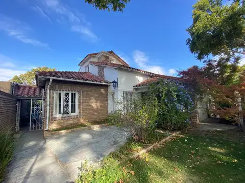 Casa en venta sobre calle san martín - l. de cuyo