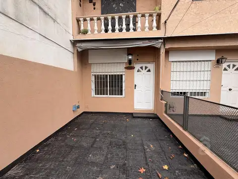 Departamento en Venta en Villa Ballester- 2 Ambientes con entrada para auto- Zona céntrica