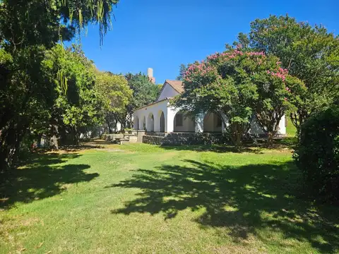 VENTA CASONA 4 DORM UNQUILLO TERRENO ESQUINA 