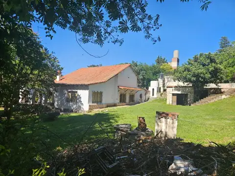 Casa 7 ambientes con 1 baño