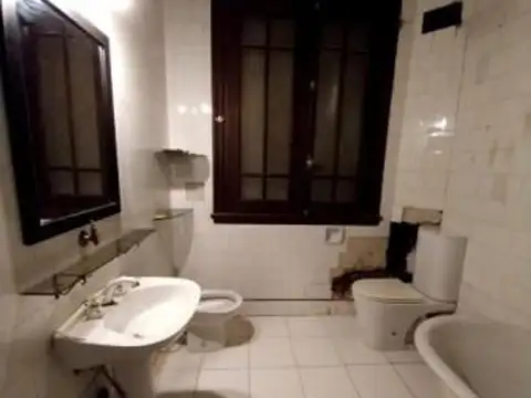 Departamento 12 ambientes con 3 baños