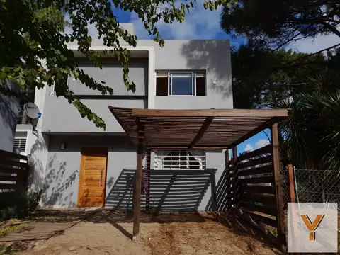 PH en venta - 2 Dormitorios 1 Baño - Cochera - 70Mts2 - Aguas Verdes