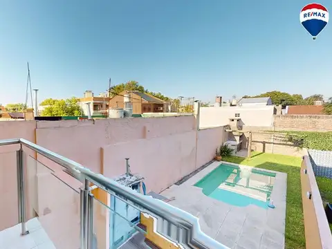 Depto Tipo Casa en Venta con 1 cocheras