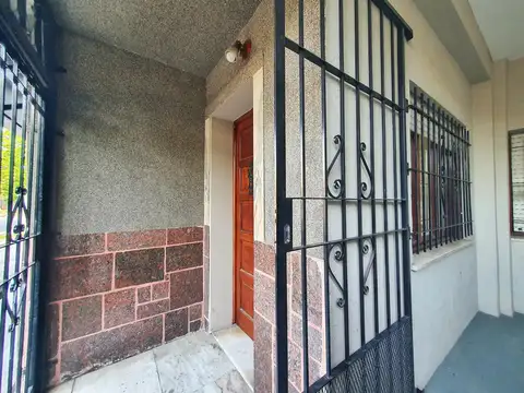 Casa 5 ambientes con 4 baños