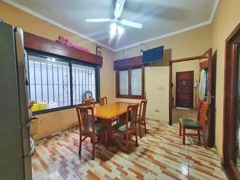 VENTA CASA 5 AMB 191 M2 GARAGE PATIO TERRAZA VALENTIN ALSINA LANUS