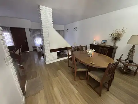 VENTA CHALET 6 AMBIENTES EN MARTÍNEZ