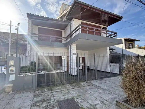 VENTA CHALET 6 AMBIENTES EN MARTÍNEZ
