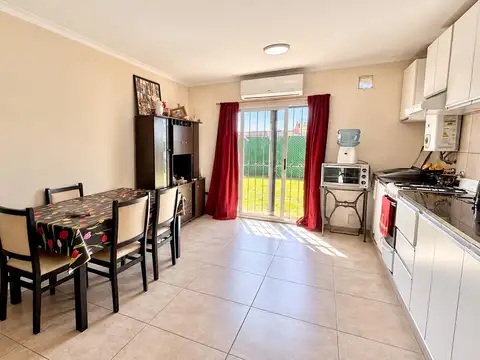 Casa 3 ambientes con 2 baños