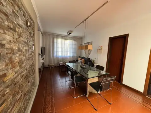 VENTA CASA 4 AMB CON COCHERA Y TERRAZA