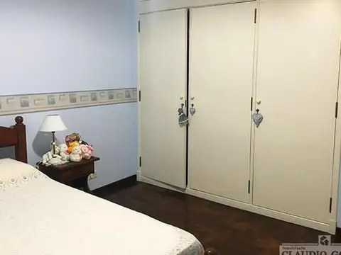 Chalet 4 amb c/cochera -   Moron