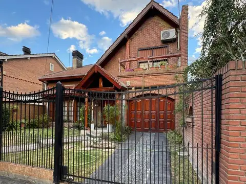 Casa 4 amb en Venta en V, Tesei quincho Parrilla.