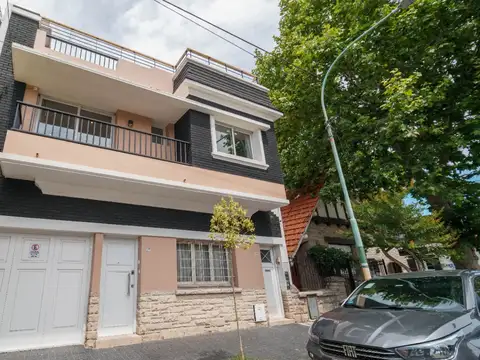 ALQUILER Duplex 4 ambientes con terraza y cochera. Zona Aldrey