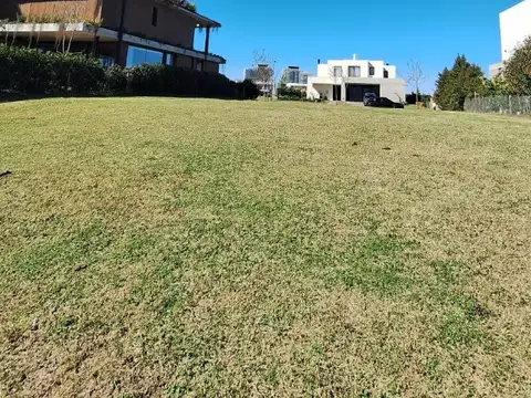 Terreno en Venta 22,28  mts Fondo