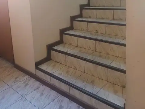 Departamento 5 ambientes con 1 baño