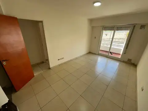Departamento dos dormitorios, amplio, barrio Martin