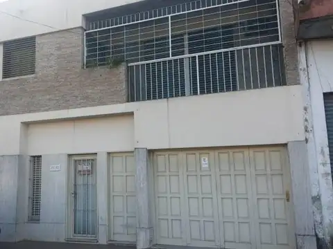 Excelente inmueble en venta. 230 mts2 cub. en 2 ptas. Lote 1