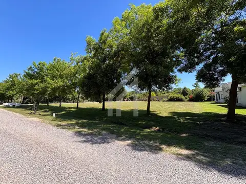 VENTA - TERRENO 2000 MTS - CLUB DE CAMPO SANTA CATALINA - OPEN DOOR -  LUJAN