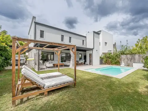 Casa 5 ambientes con 2 baños