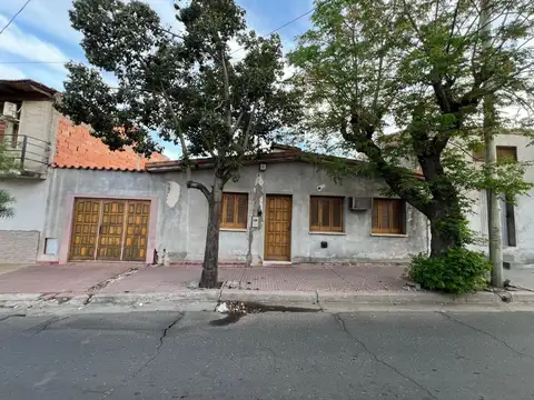 SE VENDE CASA 4 AMBIENTES ZURITA ANTES DE CASEROS 