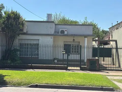 Venta Casa 4Ambientes.Moreno Centro  Multifamiliar