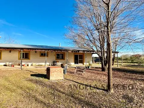 Casa 3 ambientes con 2 baños