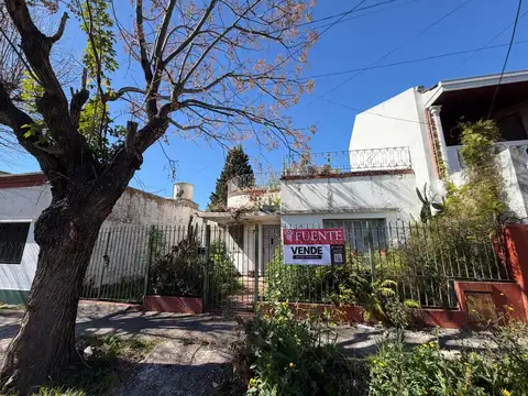 OPORTUNIDAD - CASA EN LLAVALLOL - EXCELENTE UBICACIÓN Y GRAN POTENCIAL