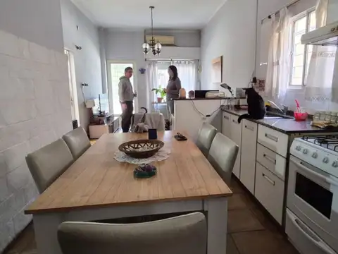 Venta de Casa 4 Ambientes en José Ingenieros, Tres de Febrero