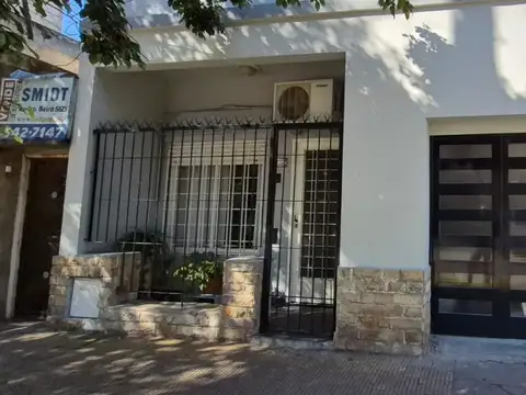 Venta de Casa 4 Ambientes en José Ingenieros, Tres de Febrero