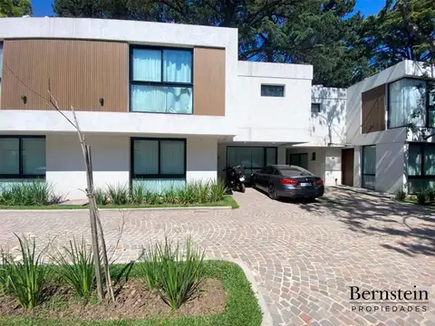 Casa en Venta en Barrio Parque Leloir, USD 370.000
