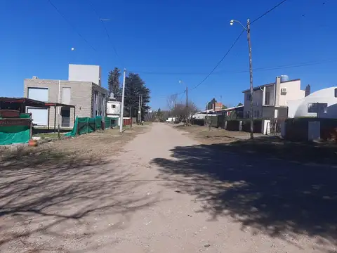 Casa 2 ambientes con 2 baños