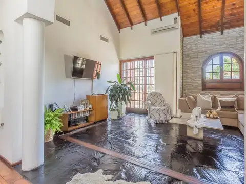 Depto Tipo Casa en Venta en Chacarita, USD 420.000