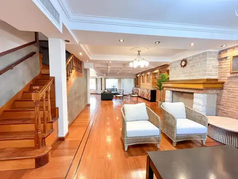 Chalet en Alquiler, 3 Plantas, Con Jardín y Pileta - Martínez, San Isidro