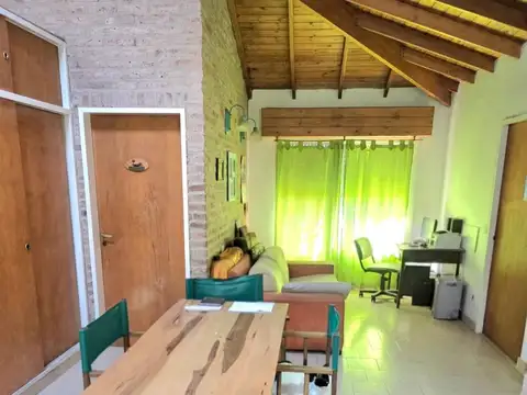 Casa 2 ambientes con 1 baño