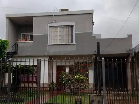 Casa en venta - 5 Dormitorios 3 Baños - 500Mts2 - Quilmes Oeste