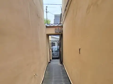 VILLA REAL. PH  MUY LUMINOSO 2 AMB MAS PATIO SIN EXPENSAS RECIEN PINTADO 