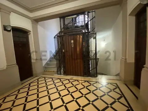 DEPARTAMENTO 6 AMBIENTES EN PLENO CENTRO