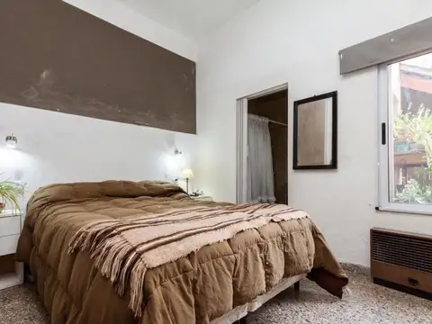 Casa 6 ambientes con 2 baños
